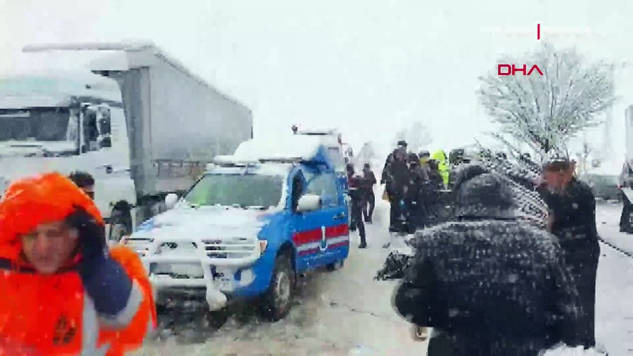 Tokat’ta yolcu otobüsü devrildi: Ölü ve yaralılar var