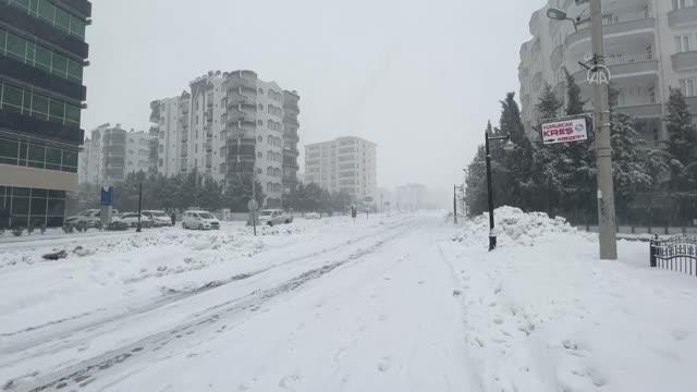 Kar yağışı hayatı olumsuz etkiliyor