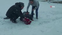 Silivri'de karlı yolda yürüyen 75 yaşındaki adam düşerek kafasını yaraladı