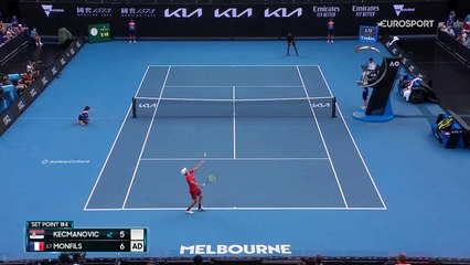 Monfils conclut la 1re manche d'un puissant revers : la balle de set en vidéo