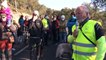 Desenes de ciclistes tallen la carretera dels Àngels a Quart per a reclamar més respecte per a les bicis