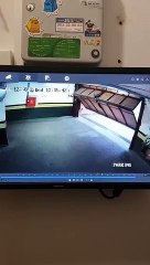 Así huyeron los ladrones que asaltaron a una anciana en su parking de Pedralbes