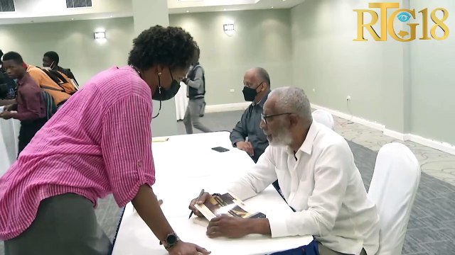 MUPANAH prezante epi vann ouvraj ki gen pou tit ''Catalogue des Documents Ecrits sur papier''.