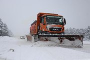 Kastamonu-Ankara kara yolunun Ilgaz Dağı mevkisinde ulaşım güçlükle sağlanıyor