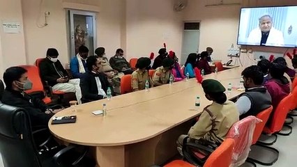 नेताजी के व्यक्तित्व से लें प्रेरणा : गहलोत