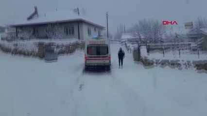 AMBULANSLARA YOLLARI ÖZEL İDARE EKİPLERİ AÇTI