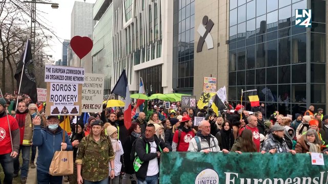 La manifestation contre les mesures sanitaires se déroule dans le calme