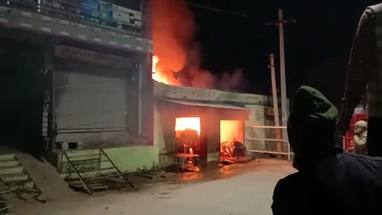 दमकल कर्मियों ने एक घंटे की मशक्कत के बाद पाया...