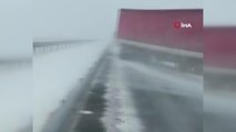 Kar ve fırtına Siverek-Diyarbakır karayolunda zincirleme kazaya neden oldu