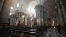 A 300 años de su construcción, la catedral de Cádiz sigue su lucha contra la sal