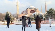 In Turkey, long-awaited snow covers Istanbul
