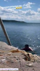 Οι βουτιές του Λιάγκα στην παραλία