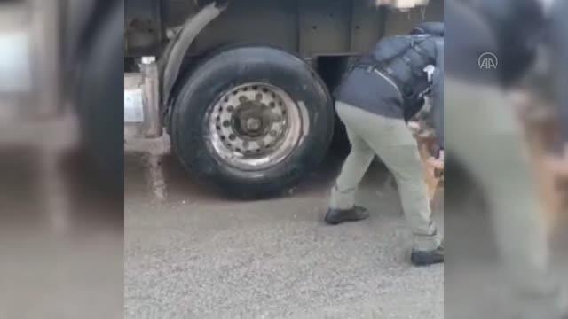 Durdurulan tırda 52 kilo 639 gram eroin ele geçirildi