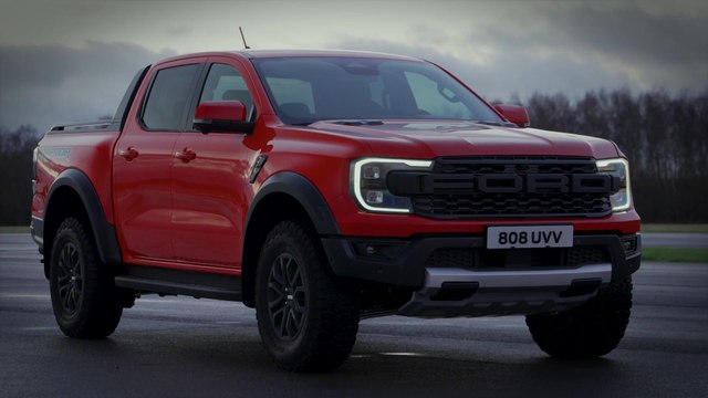 Der Ford Ranger Raptor - Weit ausgestellte Radhäuser mit 17 Zoll-All-Terrain-Reifen