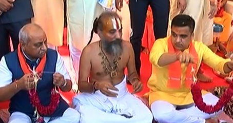 અમદાવાદઃ જળયાત્રાની પૂજામાં રાજકીય આગેવાનો રહ્યા ઉપસ્થિત, કોના કોના હસ્તે કરાઈ પૂજા?