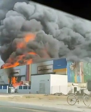 Sharjah: Massive fire breaks out in paint factory