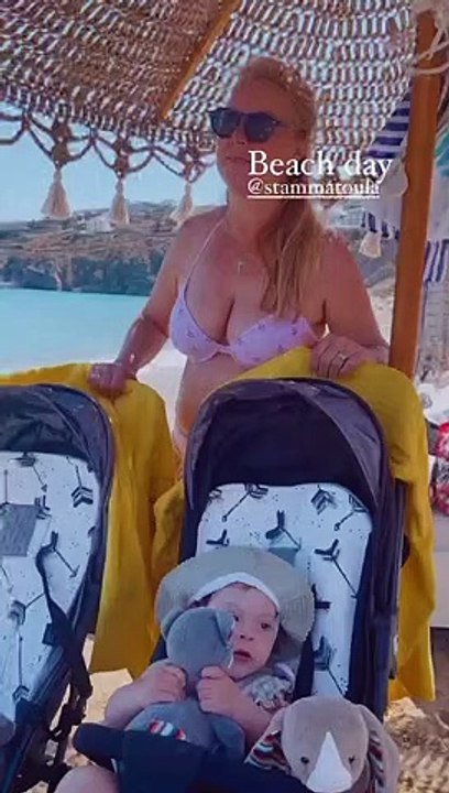 Η ΧΡΙΣΤΙΝΑ ΜΠΟΜΠΑ ΜΑΖΙ ΜΕ ΤΙΣ ΚΟΡΕΣ ΤΗΣ ΚΑΙ ΤΗΝ...