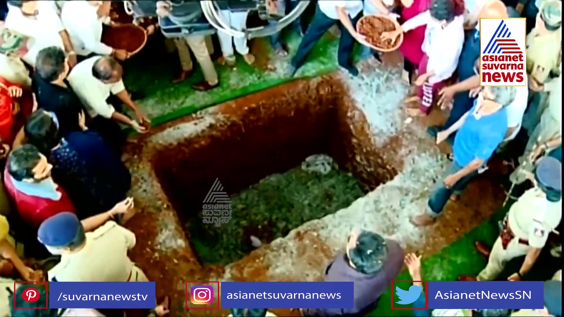 ಪುಣ್ಯಲೋಕಕ್ಕೆ ಪುನೀತ್; ಕಂಠೀರವ ಎದುರು ಕಣ್ಣೀರಿಟ್ಟ ಅಭಿಮಾನಿಗಳು