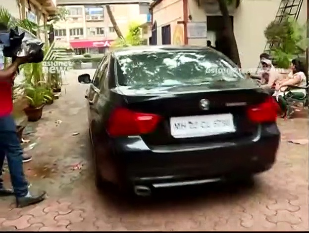 ബിനോയ് കോടിയേരി ഡിഎന്‍എ പരിശോധനക്കായി രക്തം നല്‍കണമെന്ന് മുംബൈ ഹൈക്കോടതി