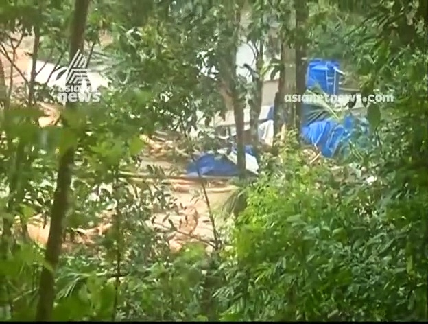 പുത്തുമലയില്‍ രക്ഷാപ്രവര്‍ത്തനം പുനരാരംഭിച്ചു;നിരവധി പേര്‍ കുടുങ്ങിക്കിടക്കുന്നതായി സൂചന