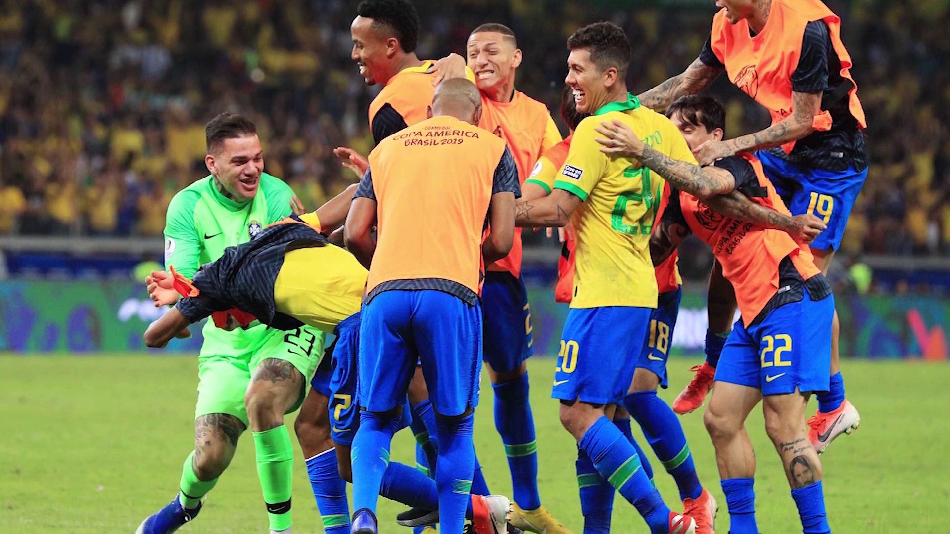 രോഹിത് ശർമ്മയുടെ സെഞ്ച്വറി പാഴാകാതെ ഇന്ത്യ സെമിഫൈനലിലേക്ക് ചുവടുവച്ചു.