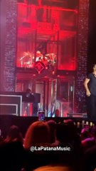 El Challenge que sorprende a Ricardo Arjona en sus conciertos