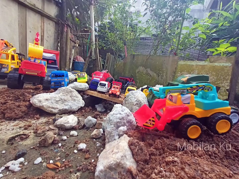 MOBILAN, MOBIL TRUK,TRUK TANGKI, TRUK OLENG, TRUK PASIR, TRUK TONTON, TRUK LOADER, TRUK PEMADAM, EKSAVATOR, MOBIL SEDAN