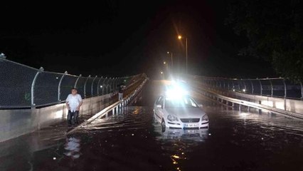 Sivas'ta sağanak yağış hayatı olumsuz etkiledi