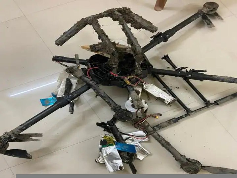 Jammu Kashmir : BSF के जवानो ने की Drone पर फायरिंग ,अरनिया में दिखा संदिग्घ ड्रोन