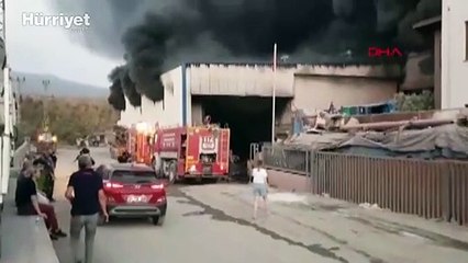 Hatay'ın Arsuz ilçesindeki bir antrepoda yangın