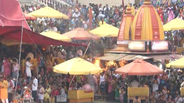 Ganga Dussehra: काशी से लेकर हरिद्वार तक गंगा दशहरा की धूम, स्नान के लिए उमड़े श्रद्धालु