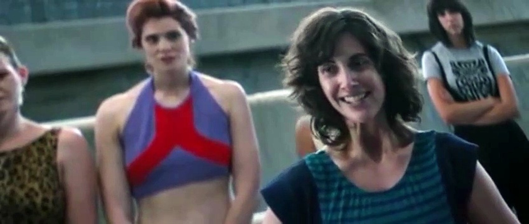 GLOW S01 E02