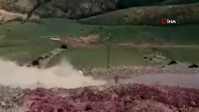 Uçurumdan yuvarlanan kamyon onlarca takla attı... O anlar kamerada