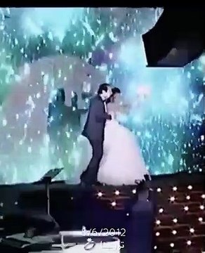 كارن وازن تستعيد ذكرياتها مع زوجها وتفاجئه أعلى برج خليفة!