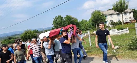 Otobüsün altında kalan genç kız nişan elbisesiyle son yolculuğuna uğurlandı