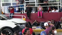 México | Pugna por los salvoconductos entre miles de migrantes de la última caravana