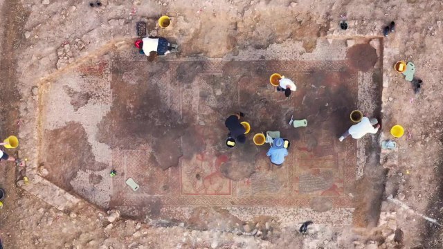 Histoire : au Royaume-Uni, une extraordinaire mosaïque a été découverte sous un champ