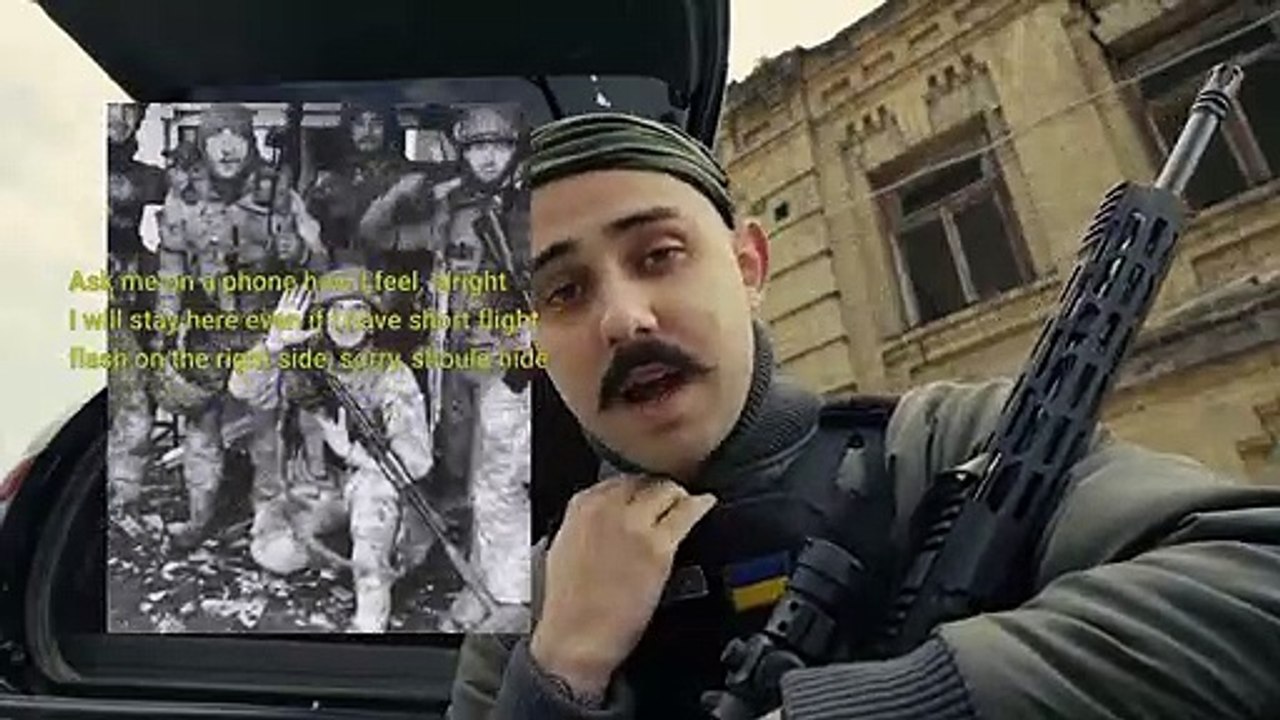 Un rappeur ukrainien devenu soldat évoque l’horreur de la guerre dans un clip
