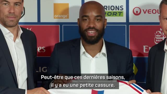 Transferts - Lacazette : J'espère aider tout le monde à retrouver cet amour et ce lien entre les supporters, le club et les joueurs