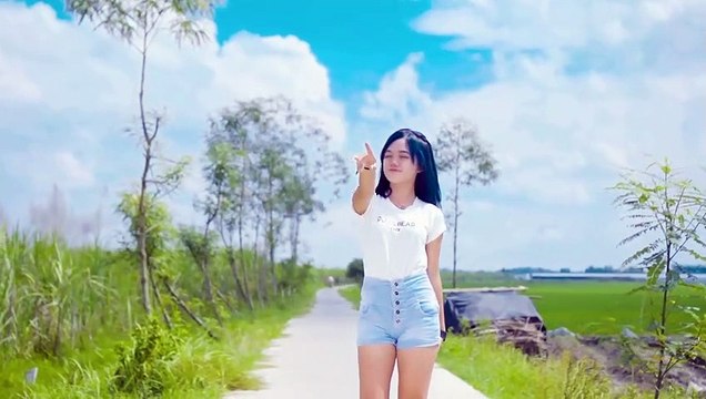 DJ SOUND KKN DI DESA PENARI X HANING DAYAK DJ VIRAL TIK TOK FULLBASS