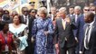 Visite du Roi et de la Reine au marché aux pagnes de Kinshasa