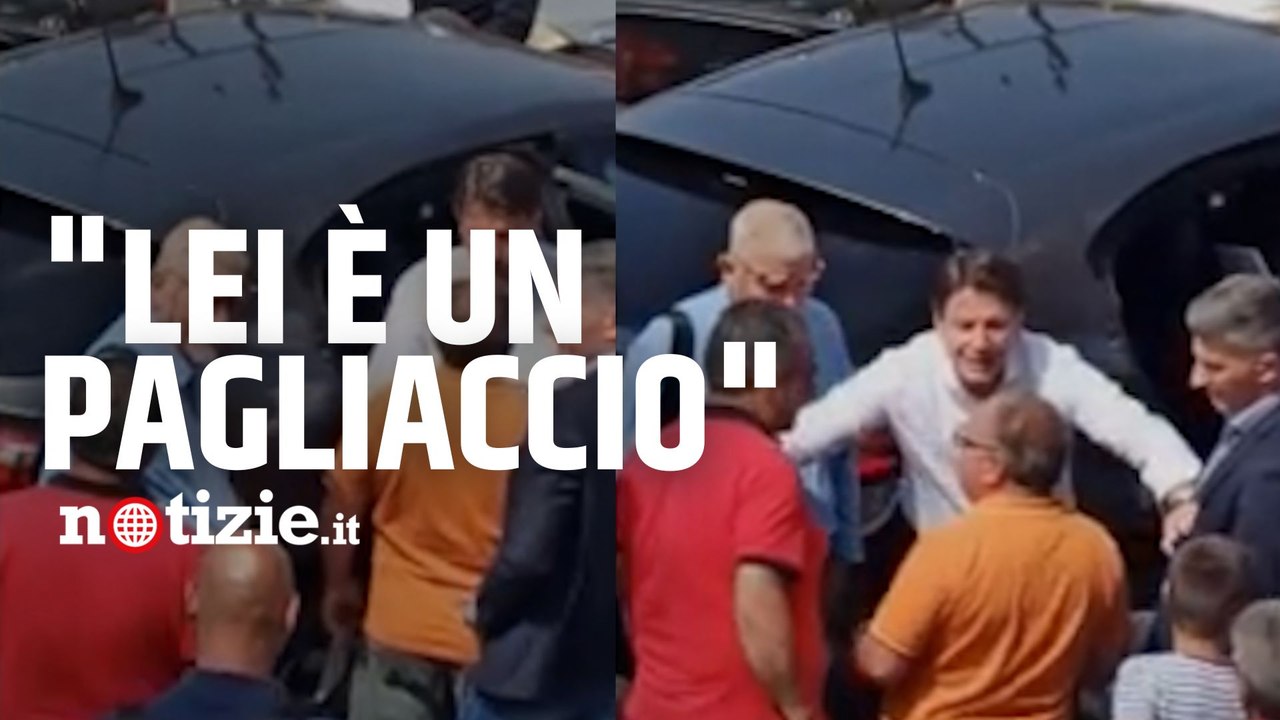 Conte, faccia a faccia tra il leader del M5s e un contestatore: “Pagliaccio? Il pagliaccio sei tu?”