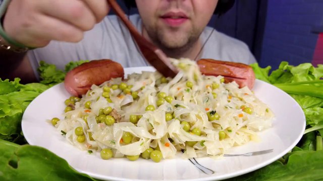 RICE NOODLES WITH PHO BO SAUCE AND PEAS + ROASTED SAUSAGES (VIETNAMESE FOOD) ASMR EATING NO TALKING