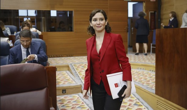 Ayuso, a Podemos: Quieren cambiar a los Reyes Católicos por los reyes de Galapagar