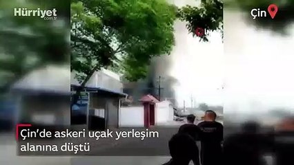 Çin’de askeri uçak yerleşim alanına düştü