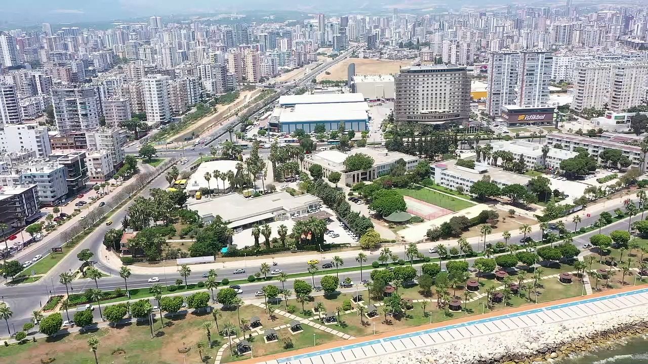 Mersin'de yapılaşmaya açılmak istenen PTT tesislerinin arazisi
