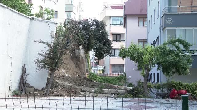 Sağanak sonrası çöken istinat duvarının çevresinde çalışmalar sürüyor