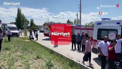 Ankara'nın Çubuk ilçesinde servis minibüsünün devrilmesi sonucu 15 işçi yaralandı.