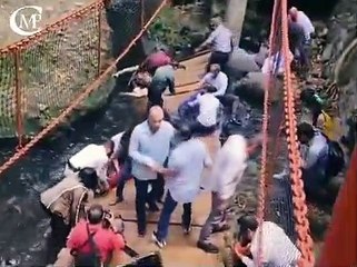 கடவுளே! மேயர் இருக்கும் போதே.. புது பாலம் திறந்த 10 நிமிஷத்தில்.. இப்படியா நடக்கணும்? பரபர வீடியோ!