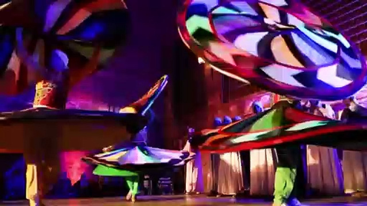 Les derviches tourneurs égyptiens illuminent les nuits du Caire
